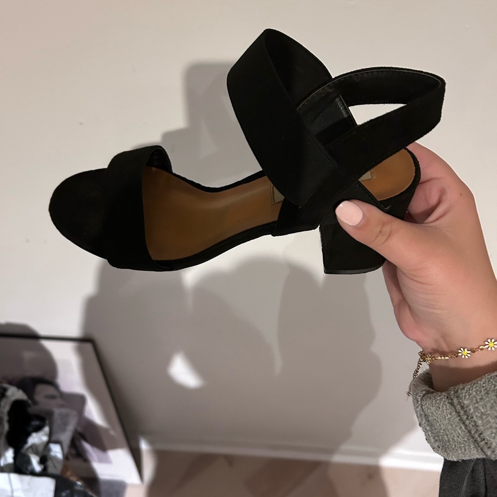 Steve Madden Black Strappy Block Heels - Picture 3 of 7